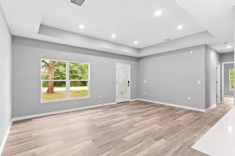 Living - 108 Oxbow Dr, Sebring, FL 33876 photo 3 of 4