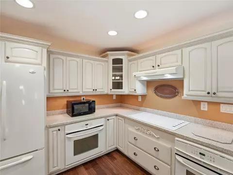 Kitchen - 2955 Godwin Rd, Saint Cloud, FL 34772 photo 5 of 5