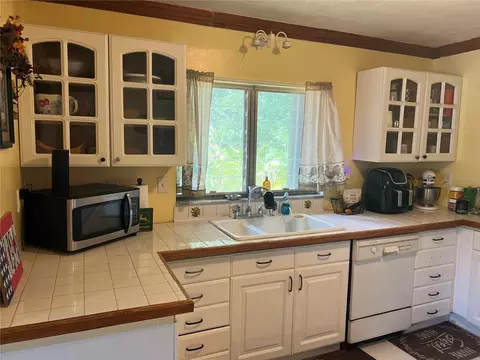 Kitchen - 218 10th St, Saint Cloud, FL 34769 photo 1 of 5