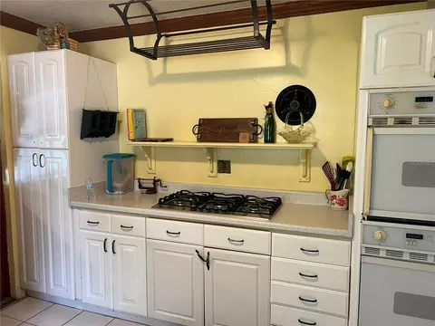 Kitchen - 218 10th St, Saint Cloud, FL 34769 photo 3 of 5