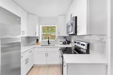 Kitchen - 1725 California Ave, Saint Cloud, FL 34769 photo 3 of 3
