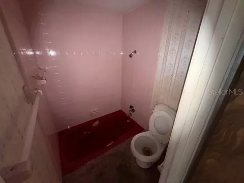 Bath - 1105 Gause Ave, Bartow, FL 33830 photo 1 of 3