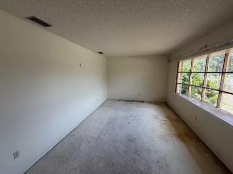 Living - 1105 Gause Ave, Bartow, FL 33830 photo 2 of 3