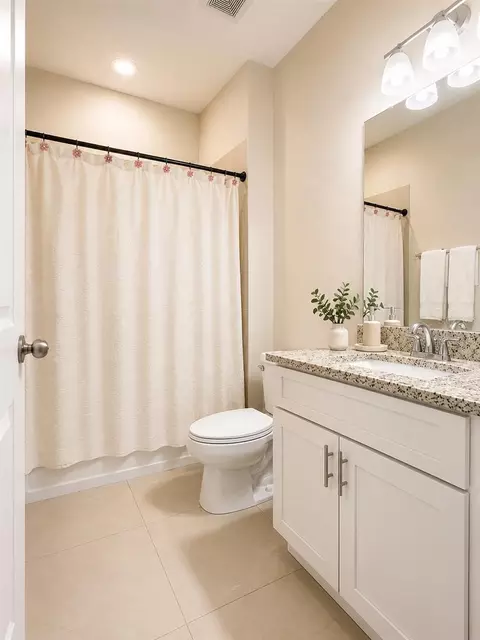 Bath - 6370 Bennett Ct, Saint Cloud, FL 34771 photo 1 of 6