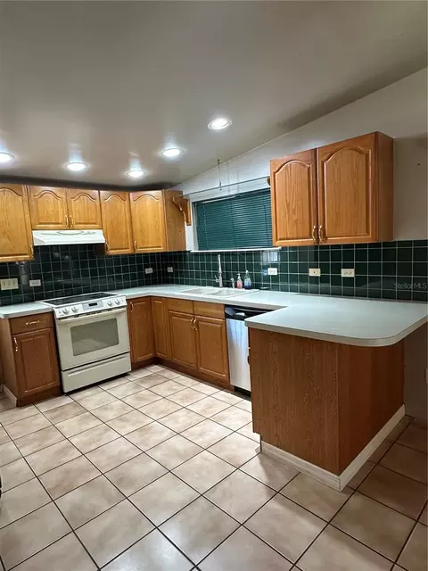 Kitchen - 606 New York Ave #NEW YORK AVE, Saint Cloud, FL 34769 photo 1 of 3