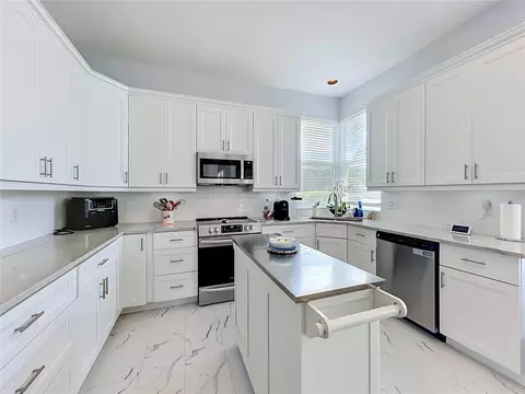 Kitchen - 909 Grovesmere Loop, Ocoee, FL 34761 photo 2 of 5