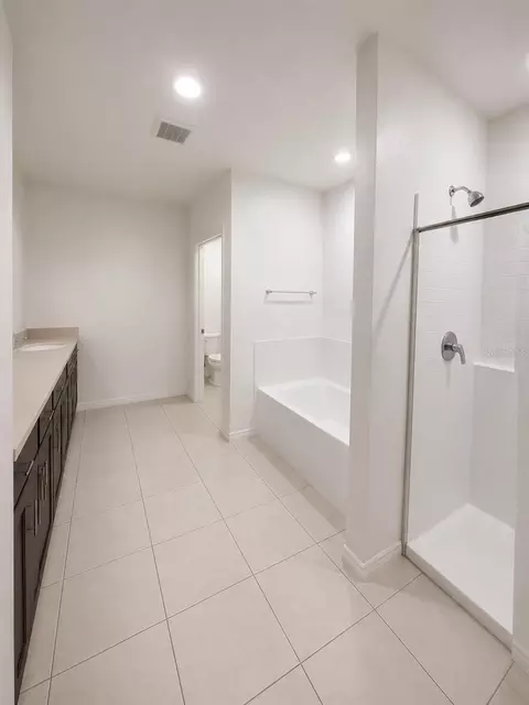 Bath - 507 Pinecrest Loop, Davenport, FL 33837 photo 2 of 2