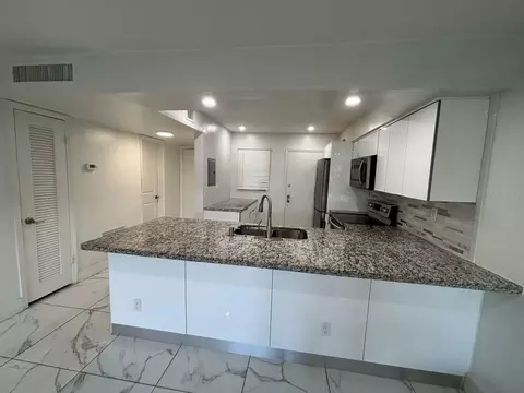 1400 NE 191st St #309, Miami, FL 33179