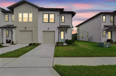 828 Longboat Dr, Davenport, FL 33896