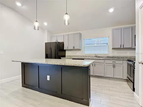 Kitchen - 3040 Lakes Crest Ave, Saint Cloud, FL 34772 photo 2 of 8