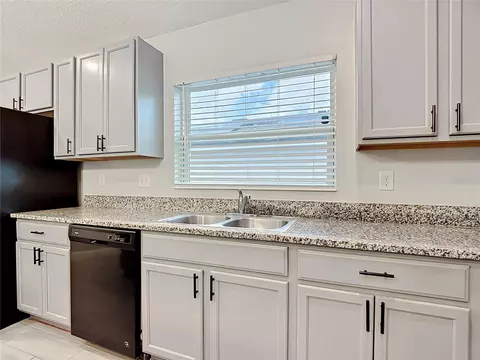 Kitchen - 3040 Lakes Crest Ave, Saint Cloud, FL 34772 photo 8 of 8