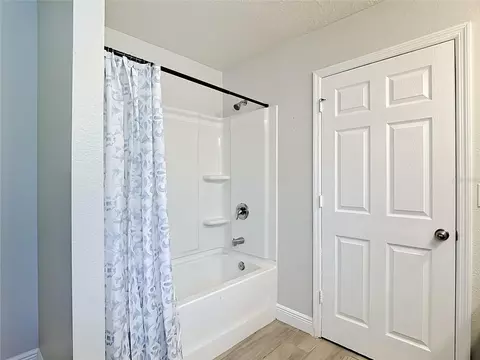 Bath - 3040 Lakes Crest Ave, Saint Cloud, FL 34772 photo 2 of 4