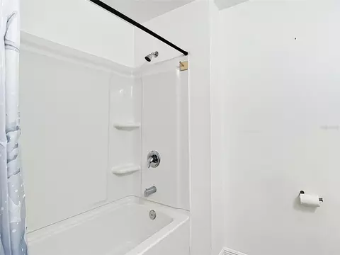Bath - 3040 Lakes Crest Ave, Saint Cloud, FL 34772 photo 3 of 4