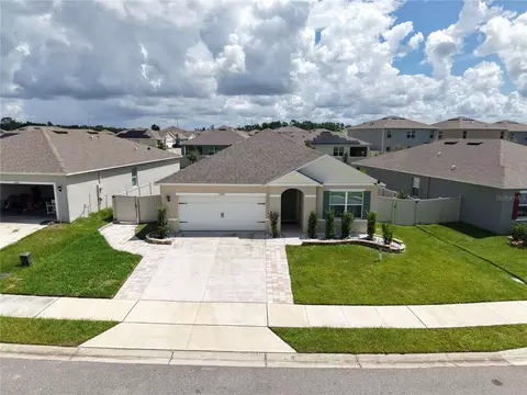 11370 Amber Ridge Dr, Zellwood, FL 32798
