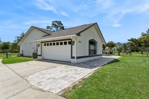 Exterior - 7035 Big Bend Dr, Saint Cloud, FL 34771 photo 4 of 8