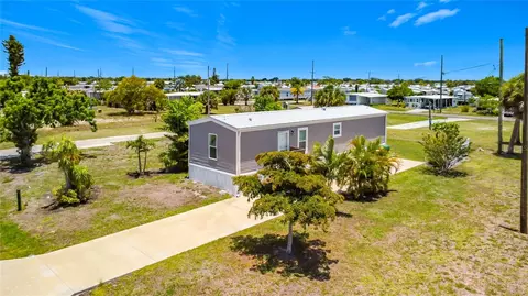 1433 Seagull Dr, Englewood, FL 34224