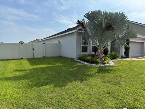 Exterior - 2600 Wadeview Loop, Saint Cloud, FL 34769 photo 3 of 12