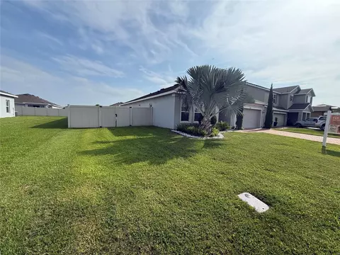 Exterior - 2600 Wadeview Loop, Saint Cloud, FL 34769 photo 4 of 12
