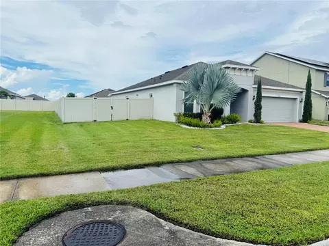 Exterior - 2600 Wadeview Loop, Saint Cloud, FL 34769 photo 9 of 12