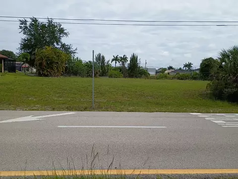 2915 Diplomat Pkwy W, Cape Coral, FL 33993
