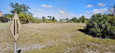 2915 Diplomat Pkwy W, Cape Coral, FL 33993