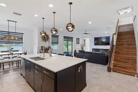 Kitchen - 9410 Lisbon St, Seffner, FL 33584 photo 4 of 5