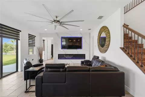 Living - 9410 Lisbon St, Seffner, FL 33584 photo 1 of 3