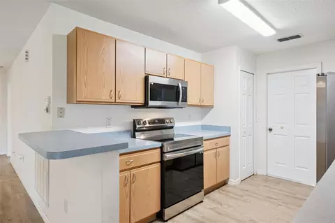 Kitchen - 305 E 5th St, Saint Cloud, FL 34769 photo 2 of 4