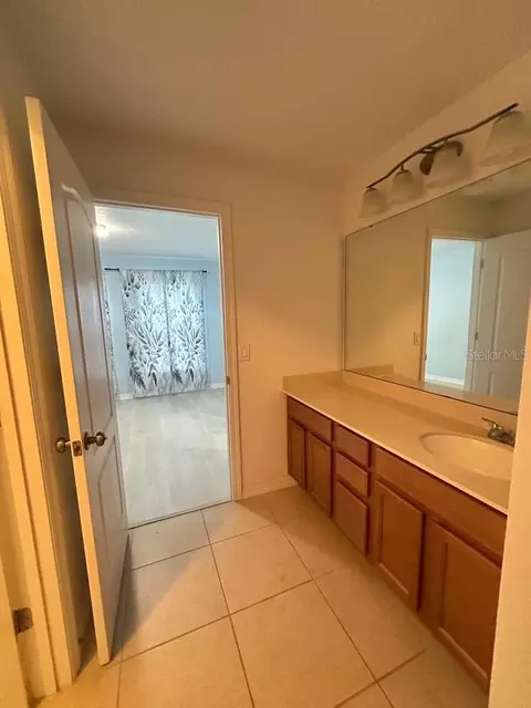 Bath - 10816 Cabbage Tree Loop, Orlando, FL 32825 photo 3 of 5