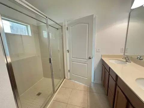 Bath - 10816 Cabbage Tree Loop, Orlando, FL 32825 photo 1 of 5