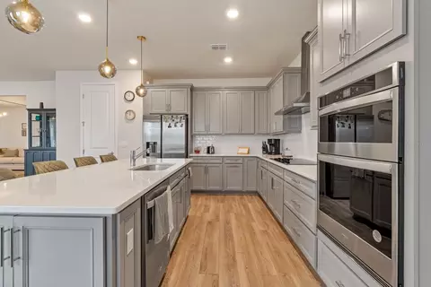 Kitchen - 5674 Arborvista Dr, Saint Cloud, FL 34769 photo 2 of 3
