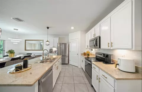 Kitchen - 160 Hickory Course Loop, Ocala, FL 34472 photo 6 of 6