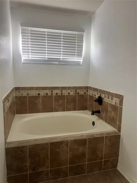 Bath - 3739 Ricky Ln, Saint Cloud, FL 34772 photo 4 of 7