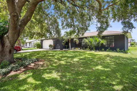Exterior - 1177 Liza St, Saint Cloud, FL 34771 photo 3 of 10