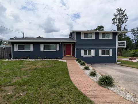 1011 N Palm Dr, Plant City, FL 33563