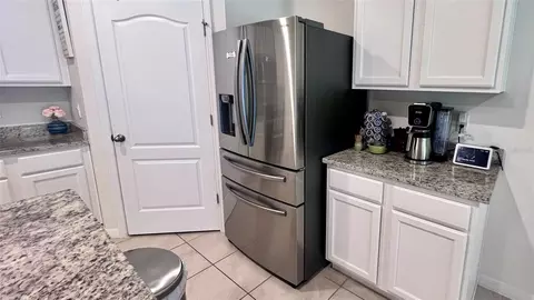 Kitchen - 5406 Pine Lilly Dr, Saint Cloud, FL 34771 photo 3 of 6