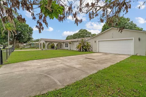 Exterior - 110 Edgewater Dr, Saint Cloud, FL 34769 photo 5 of 13