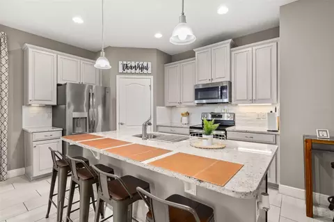 Kitchen - 17023 Goldcrest Loop, Clermont, FL 34714 photo 1 of 5