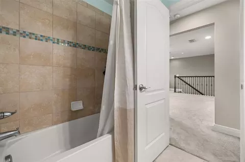 Bath - 17023 Goldcrest Loop, Clermont, FL 34714 photo 5 of 5