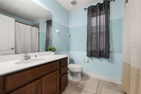 Bath - 17023 Goldcrest Loop, Clermont, FL 34714 photo 4 of 5