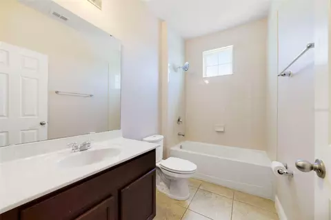 Bath - 4958 Cypress Hammock Dr, Saint Cloud, FL 34771 photo 3 of 4