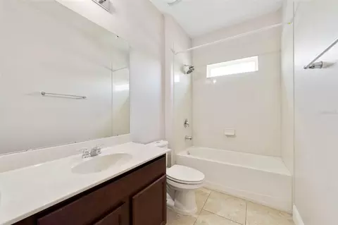 Bath - 4958 Cypress Hammock Dr, Saint Cloud, FL 34771 photo 4 of 4