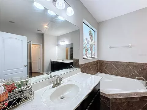 Bath - 5121 Appenine Loop W, Saint Cloud, FL 34771 photo 3 of 8