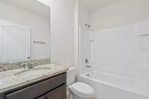 Bath - 5274 Mayor Dr, Saint Cloud, FL 34771 photo 2 of 2