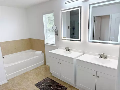Bath - 12236 Fairlawn Dr, Riverview, FL 33579 photo 3 of 3