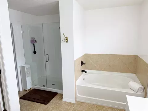 Bath - 12236 Fairlawn Dr, Riverview, FL 33579 photo 2 of 3
