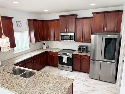 Kitchen - 12236 Fairlawn Dr, Riverview, FL 33579 photo 1 of 5