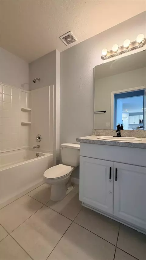 Bath - 2811 Parkfield Rd, Saint Cloud, FL 34772 photo 7 of 7