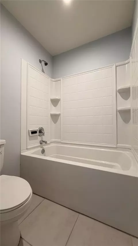 Bath - 2811 Parkfield Rd, Saint Cloud, FL 34772 photo 3 of 7
