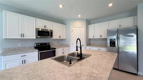 Kitchen - 2811 Parkfield Rd, Saint Cloud, FL 34772 photo 1 of 4